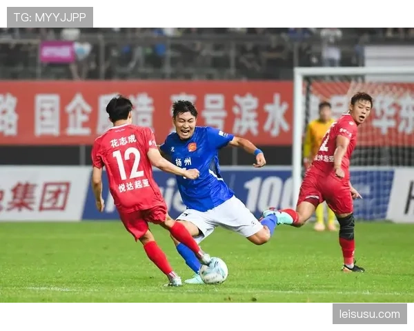 特写：赛季最后一战失利后，公牛队更衣室内长达半小时无人离开